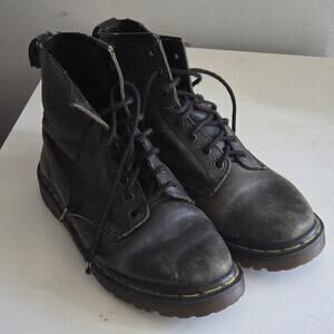 Vintage Dr. Martens 1460 Boots – Made in England – UK 5 / US Women’s 7